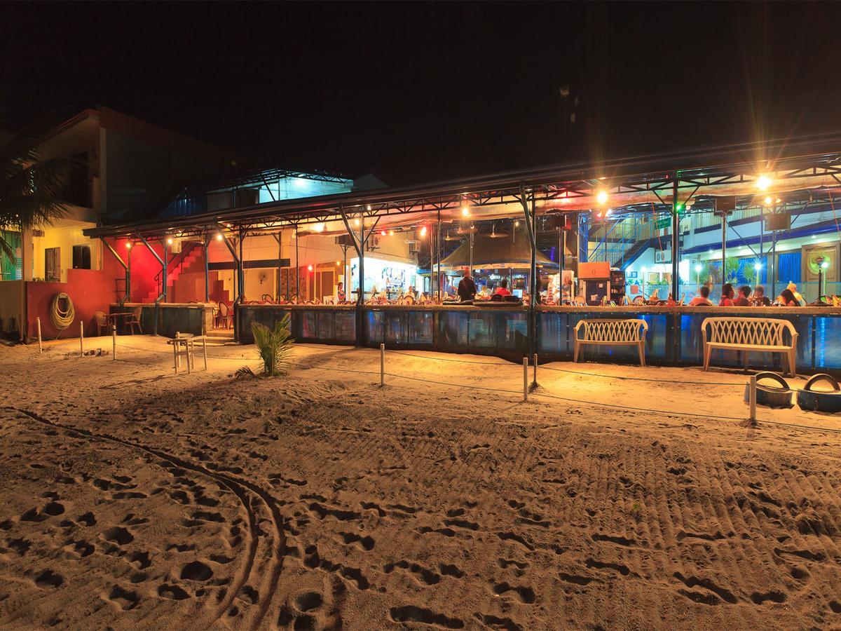 Blue Rock Resort Olongapo Bagian luar foto