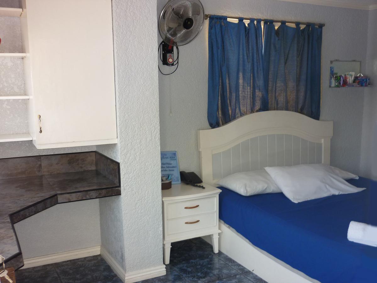 Blue Rock Resort Olongapo Bagian luar foto