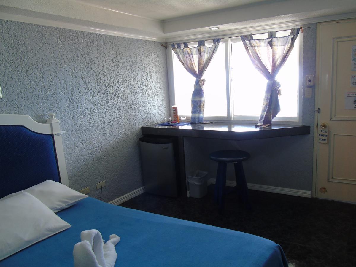 Blue Rock Resort Olongapo Bagian luar foto