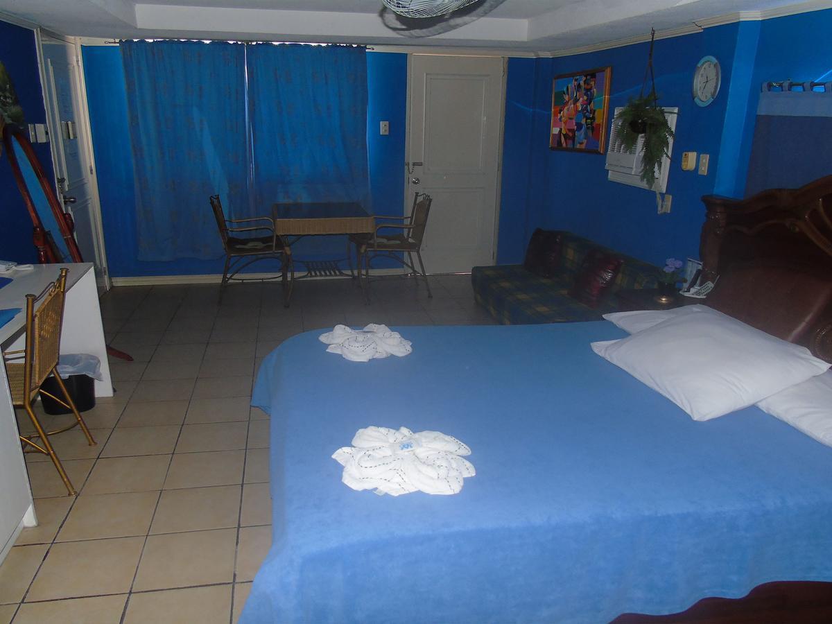 Blue Rock Resort Olongapo Bagian luar foto