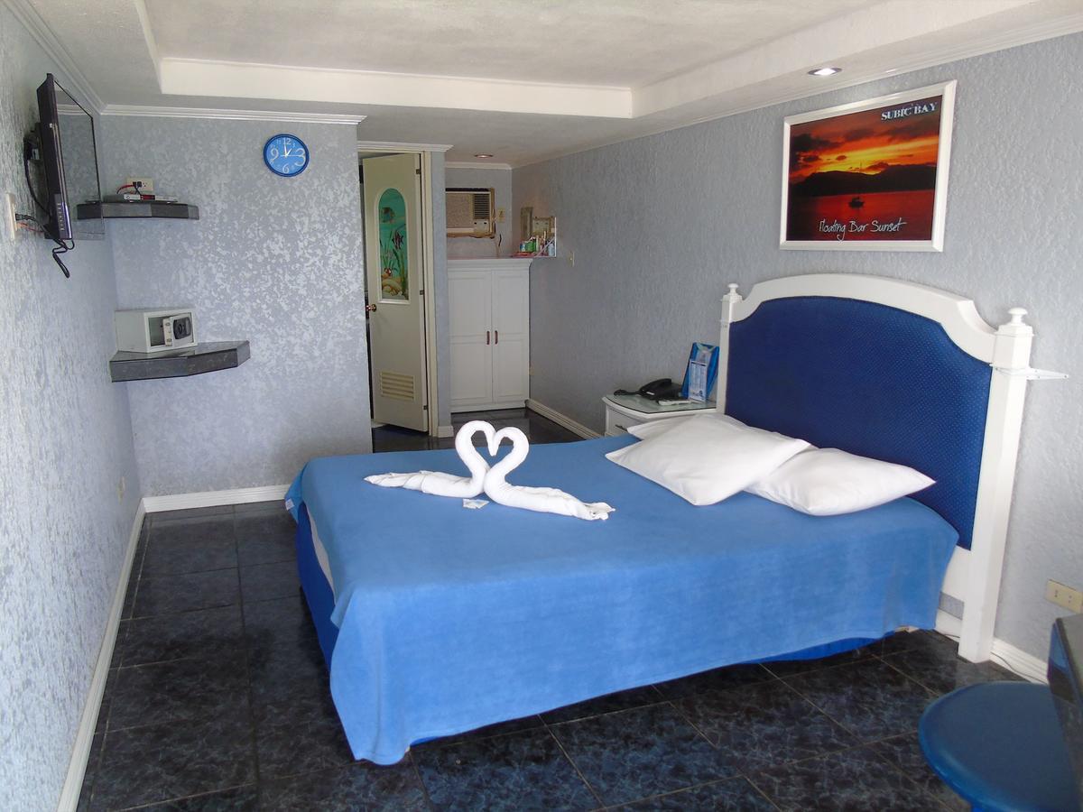 Blue Rock Resort Olongapo Bagian luar foto