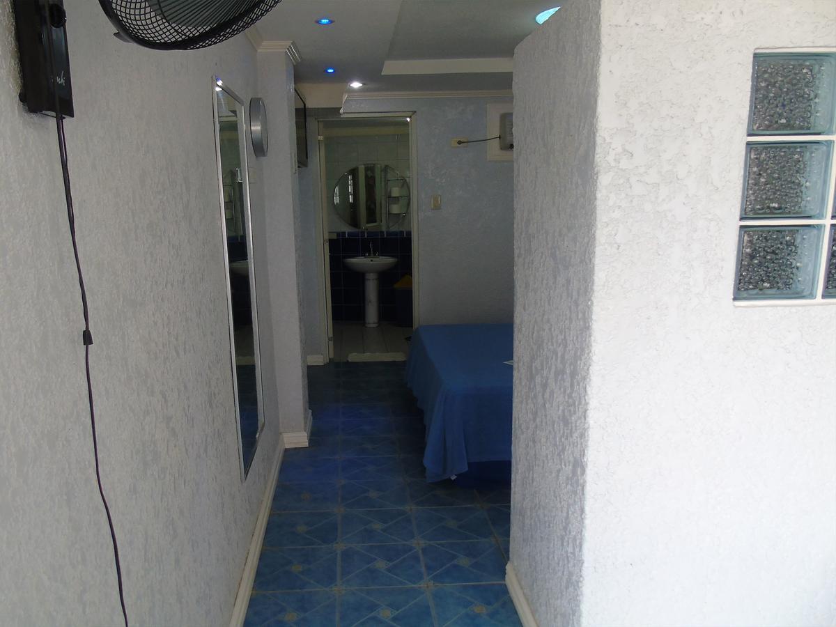 Blue Rock Resort Olongapo Bagian luar foto