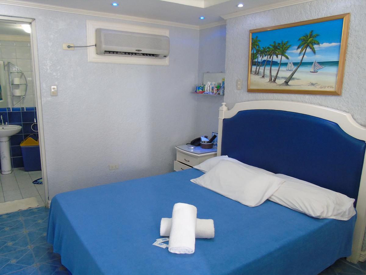 Blue Rock Resort Olongapo Bagian luar foto