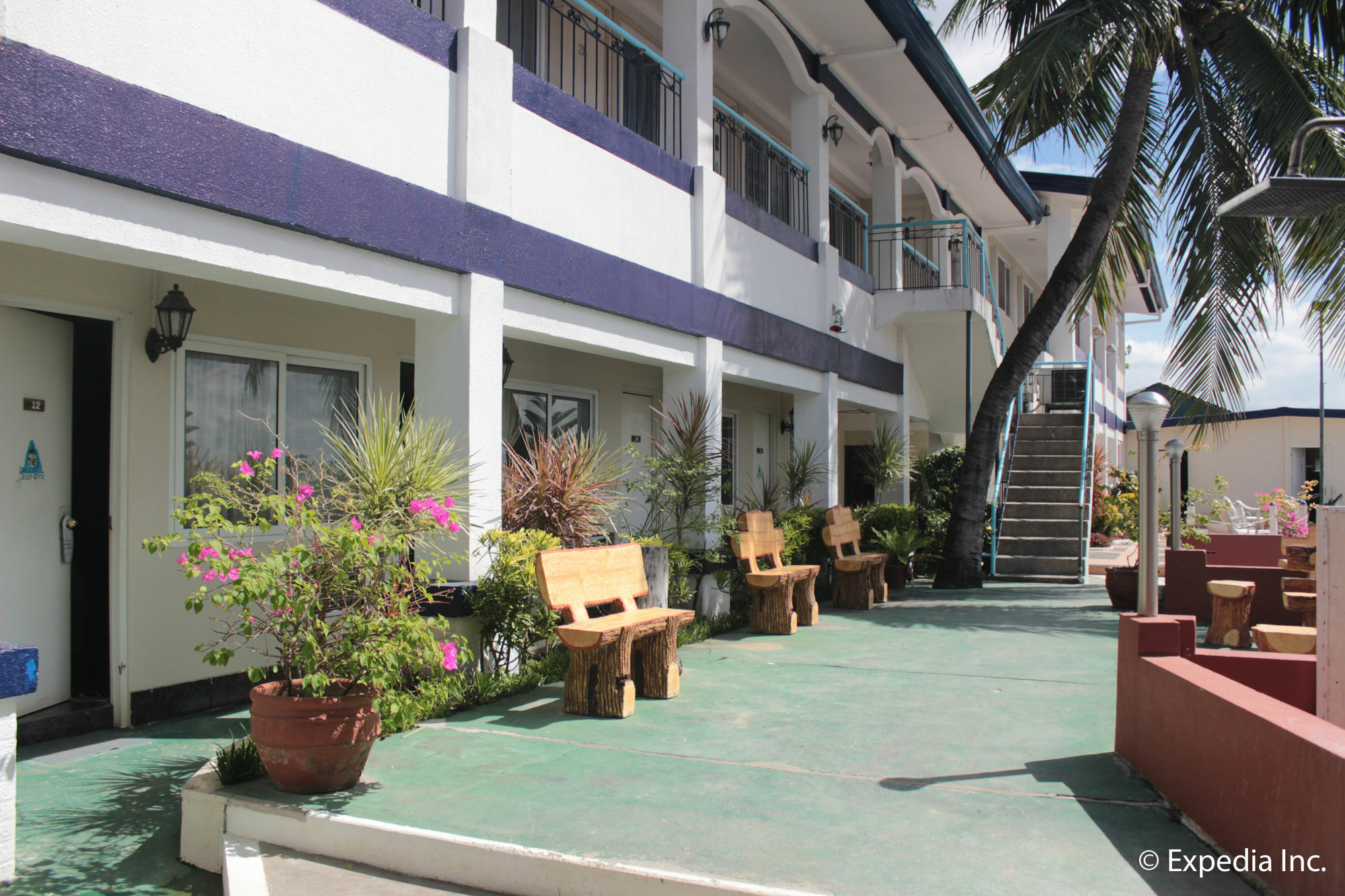 Blue Rock Resort Olongapo Bagian luar foto