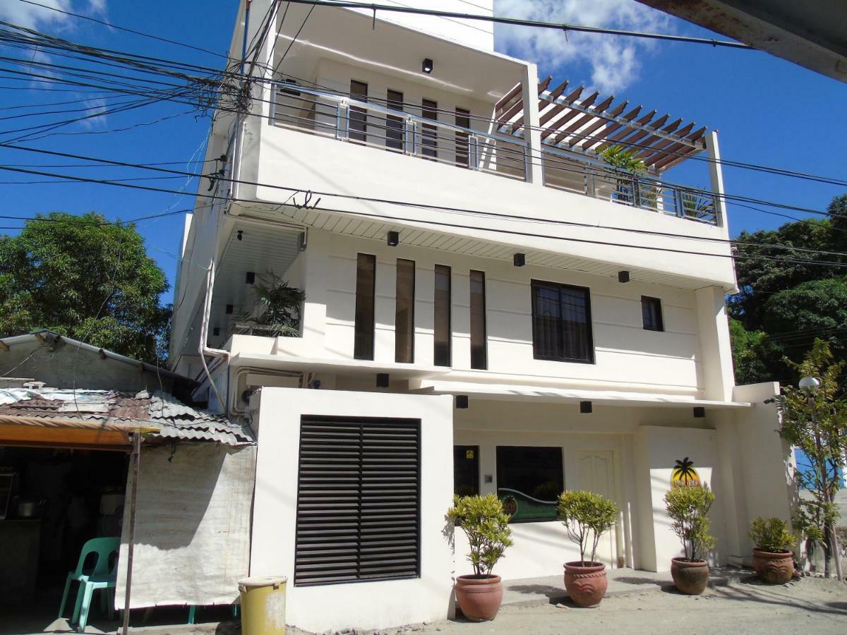 Blue Rock Resort Olongapo Bagian luar foto